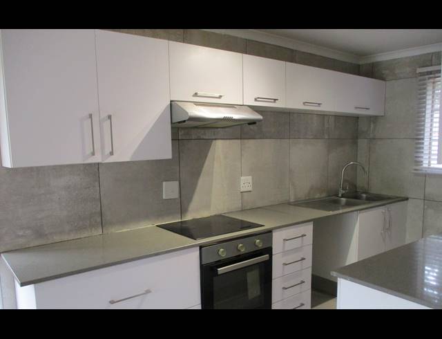 2 BEDROOM APARTMENT FOR SALE IN HELDERKRUIN